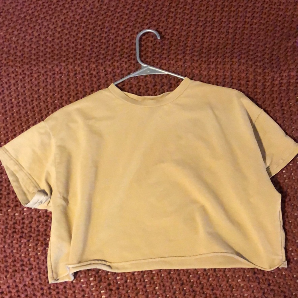 cropped looser t-shirt size medium